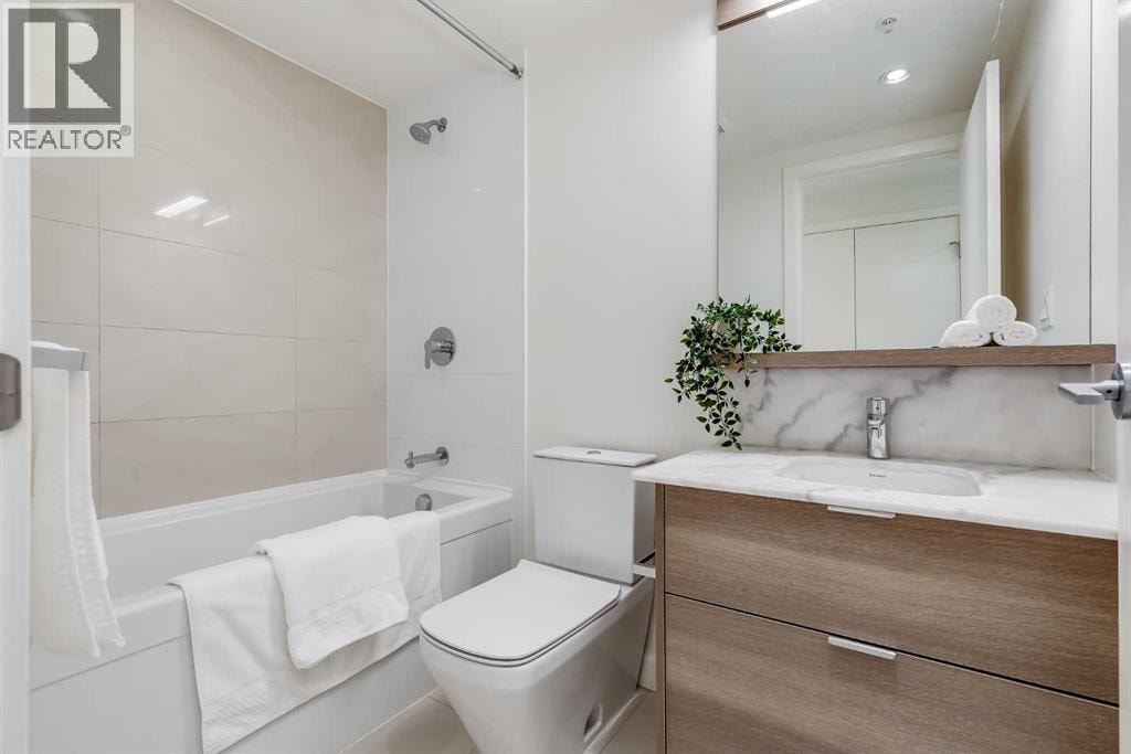 110, 138 Waterfront Court SW — photo 14