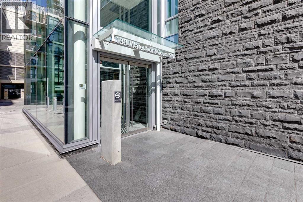 110, 138 Waterfront Court SW — photo 2