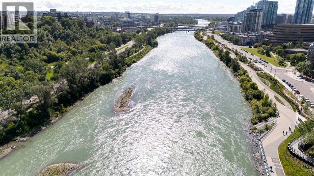 110, 138 Waterfront Court SW — photo 40