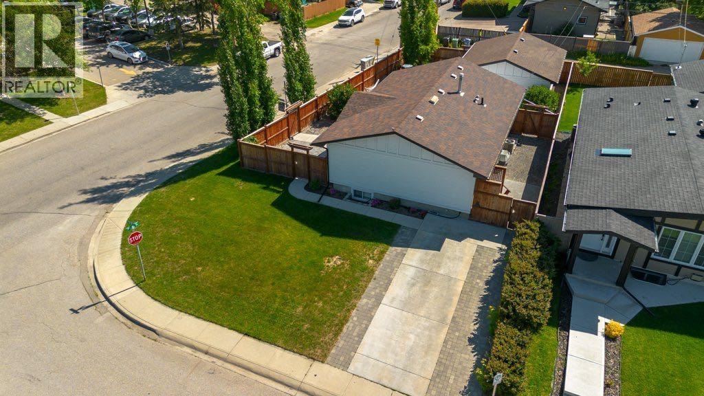 9504 3 Street SE — photo 37