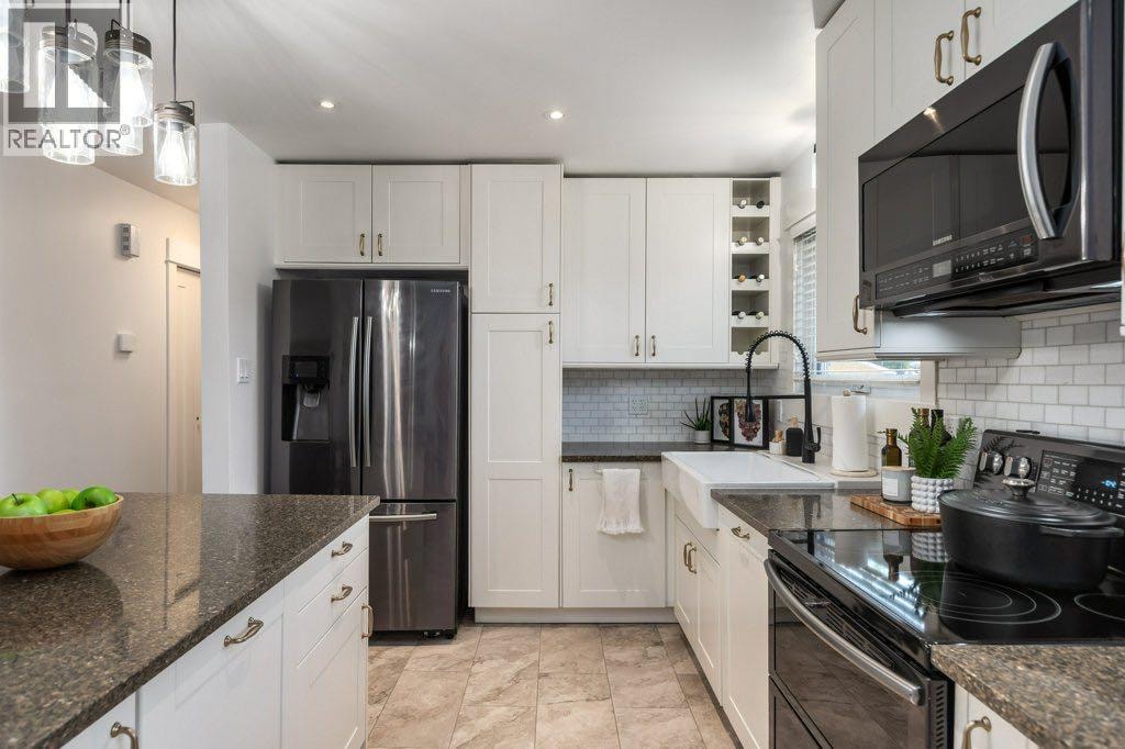 9504 3 Street SE — photo 8
