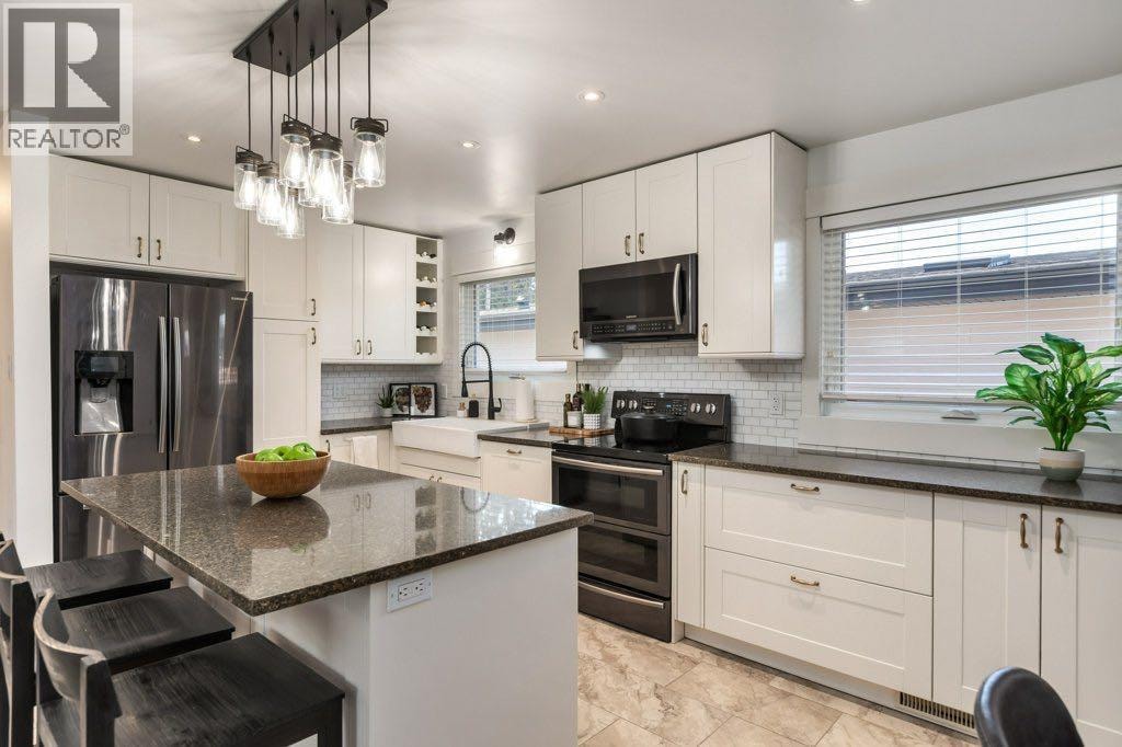 9504 3 Street SE — photo 6