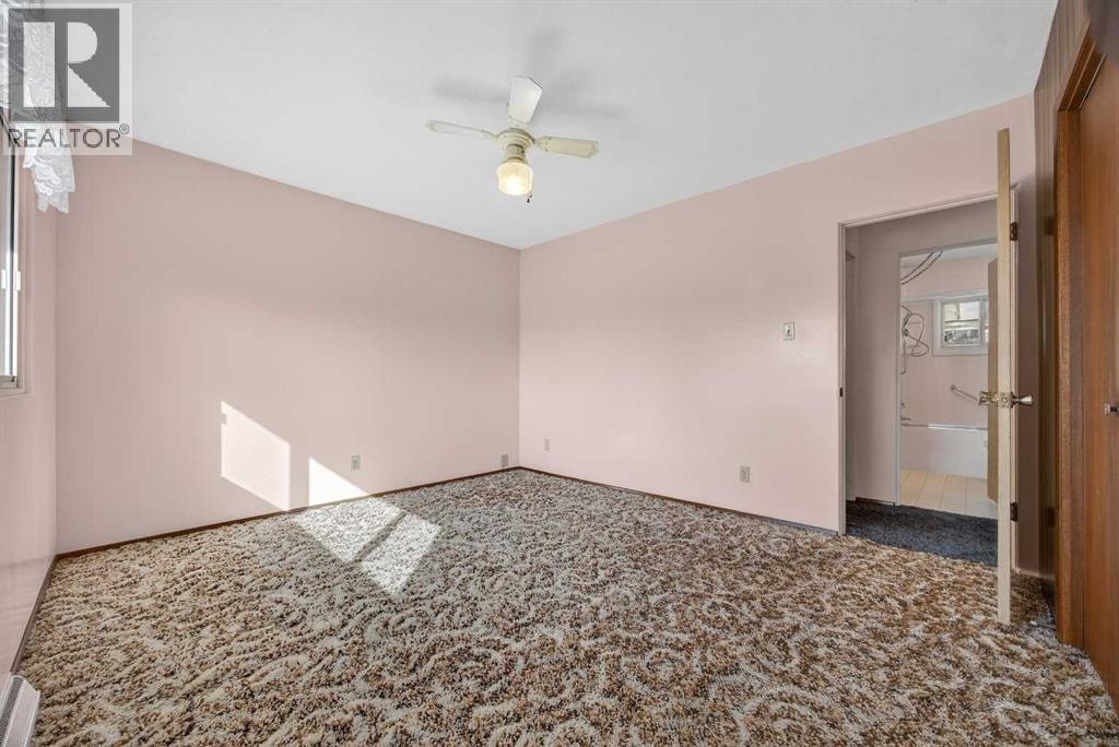1124 31 Avenue NW — photo 24