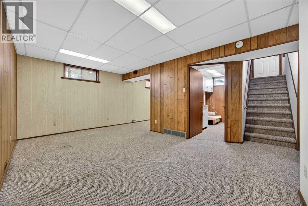 1124 31 Avenue NW — photo 31