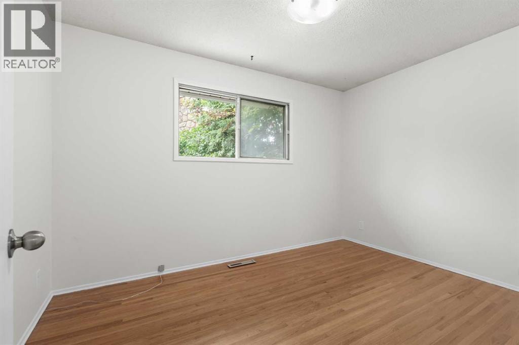 6215 Thorncliffe Drive NW — photo 12