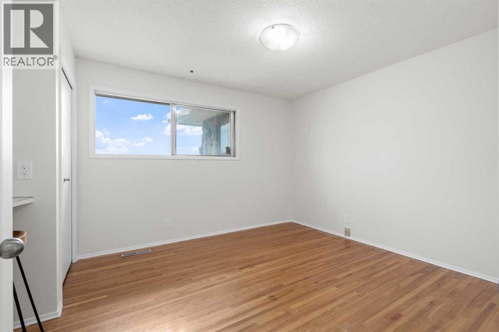 6215 Thorncliffe Drive NW — photo 14