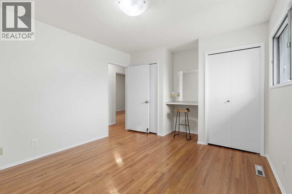 6215 Thorncliffe Drive NW — photo 15