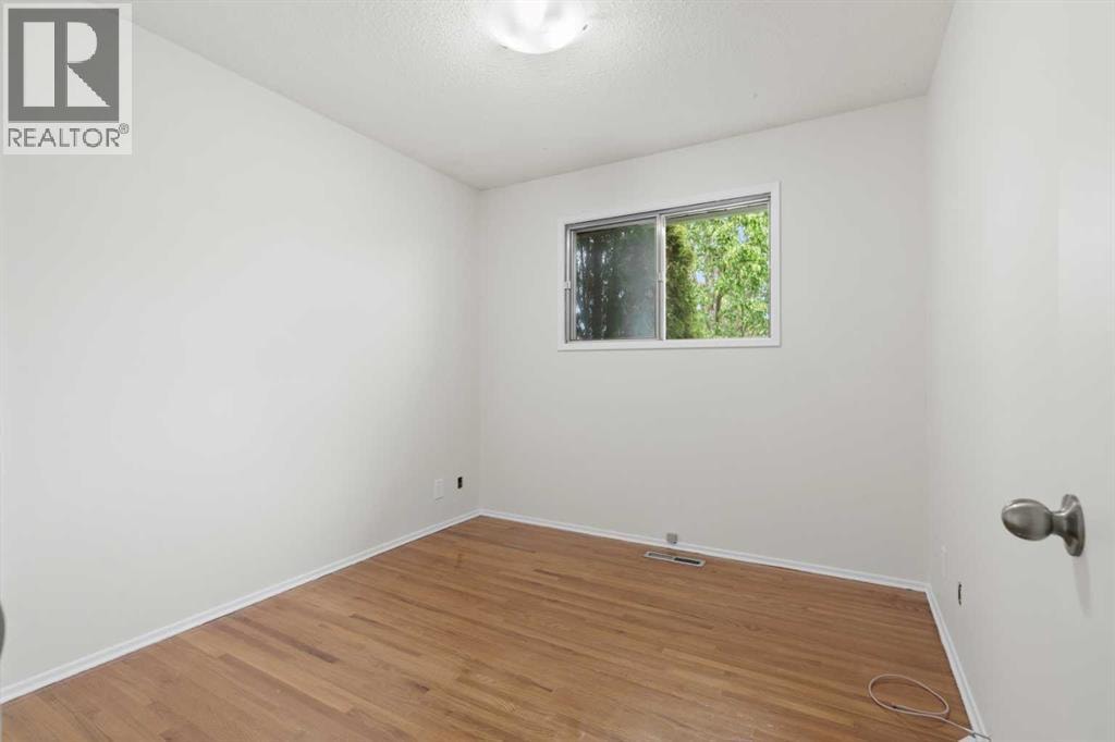 6215 Thorncliffe Drive NW — photo 16