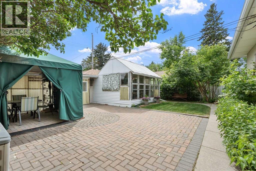 6215 Thorncliffe Drive NW — photo 29