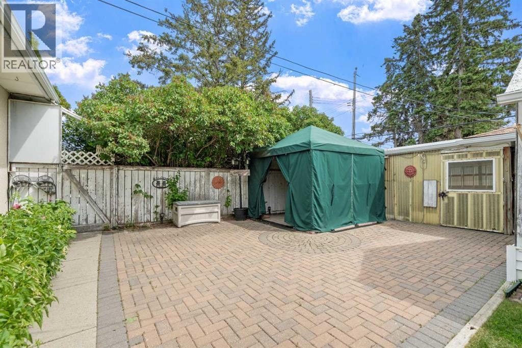 6215 Thorncliffe Drive NW — photo 30