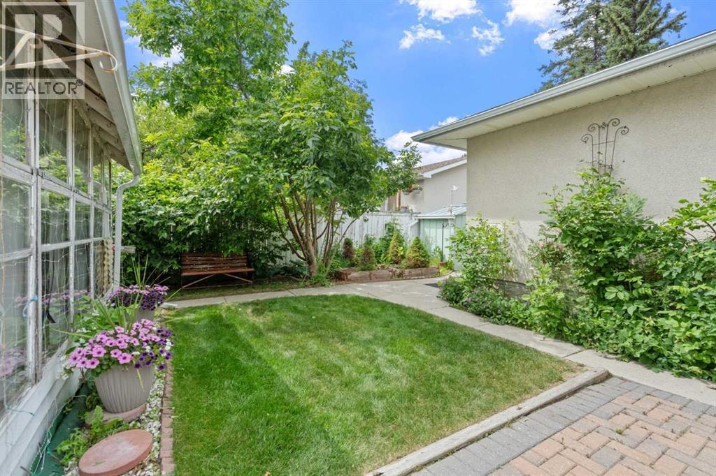 6215 Thorncliffe Drive NW — photo 34