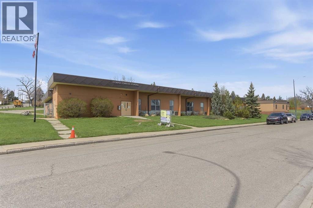 6215 Thorncliffe Drive NW — photo 43