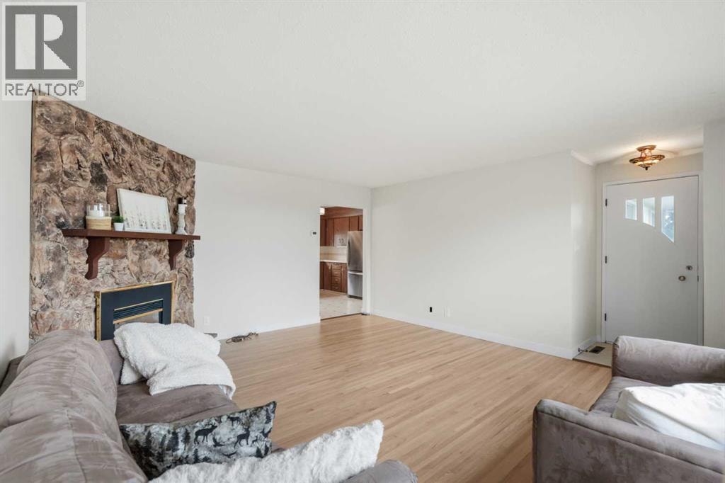 6215 Thorncliffe Drive NW — photo 5
