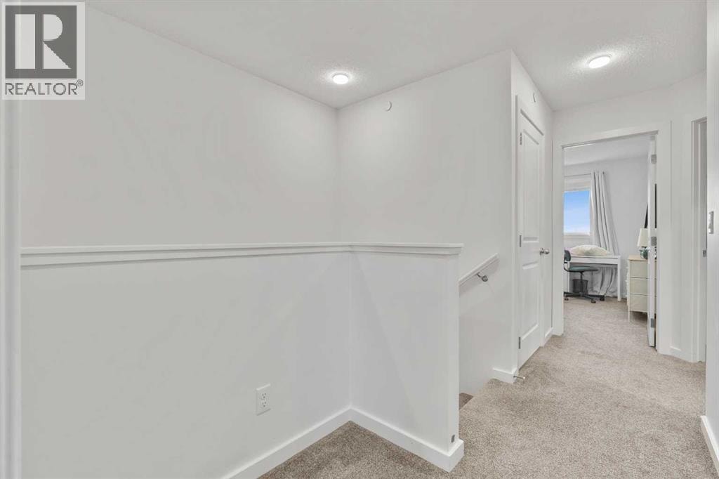 228 Livingston View NE — photo 16