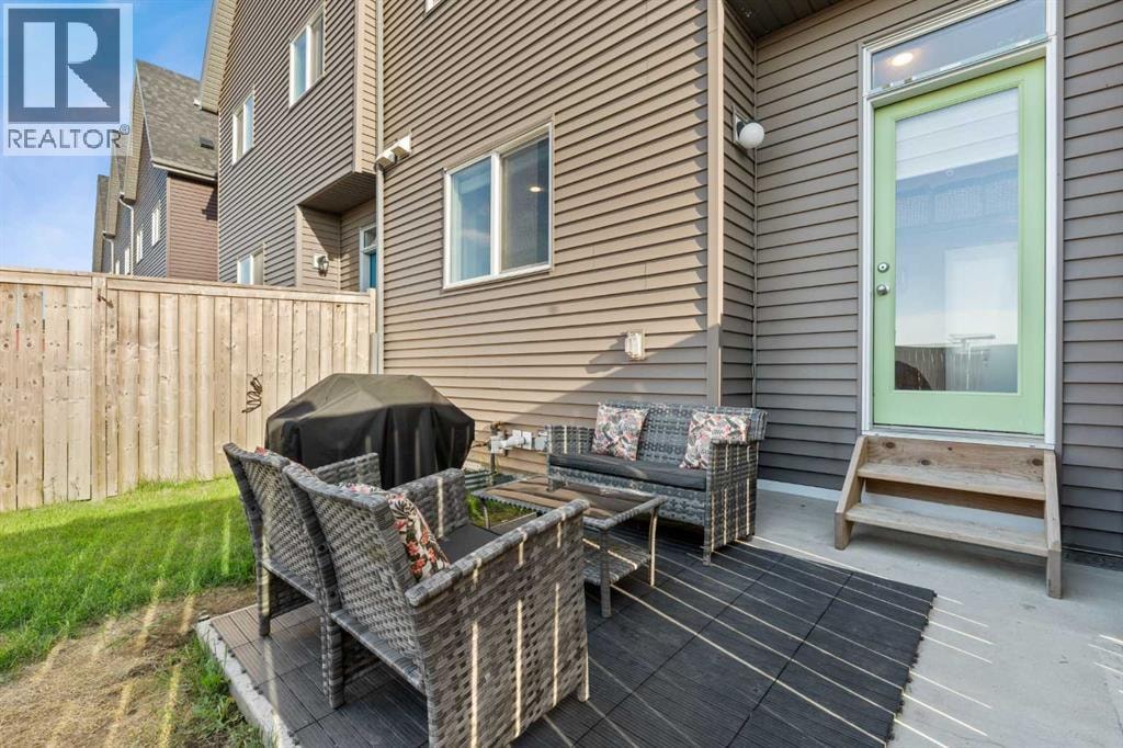 228 Livingston View NE — photo 27