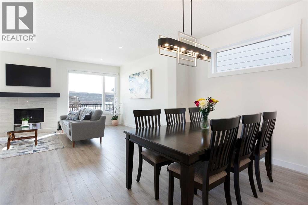 152 Cranbrook Gardens SE — photo 5