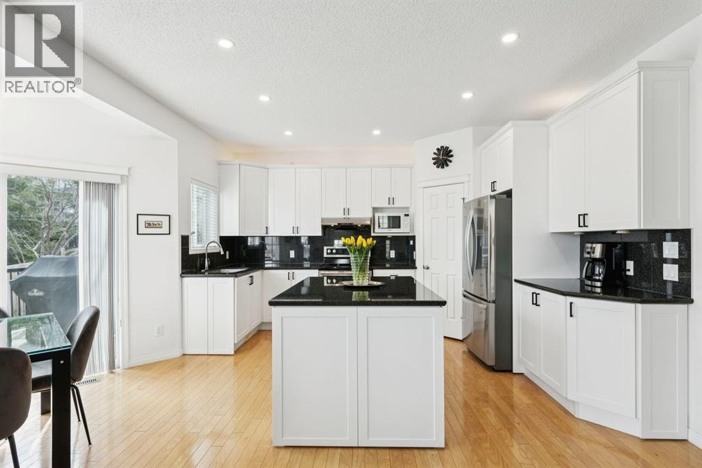 42 Cresthaven Way SW — photo 3