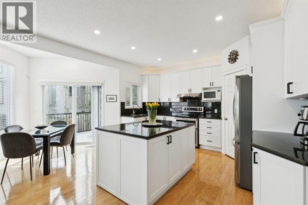 42 Cresthaven Way SW — photo 2