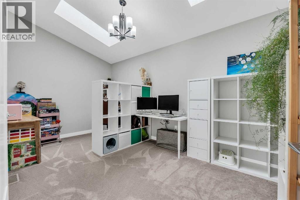 236 Nolanhurst Crescent NW — photo 32
