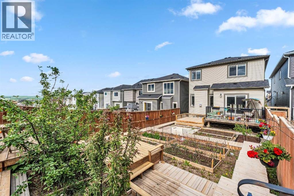 236 Nolanhurst Crescent NW — photo 8