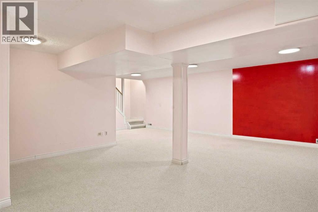 820 Canford Crescent SW — photo 31