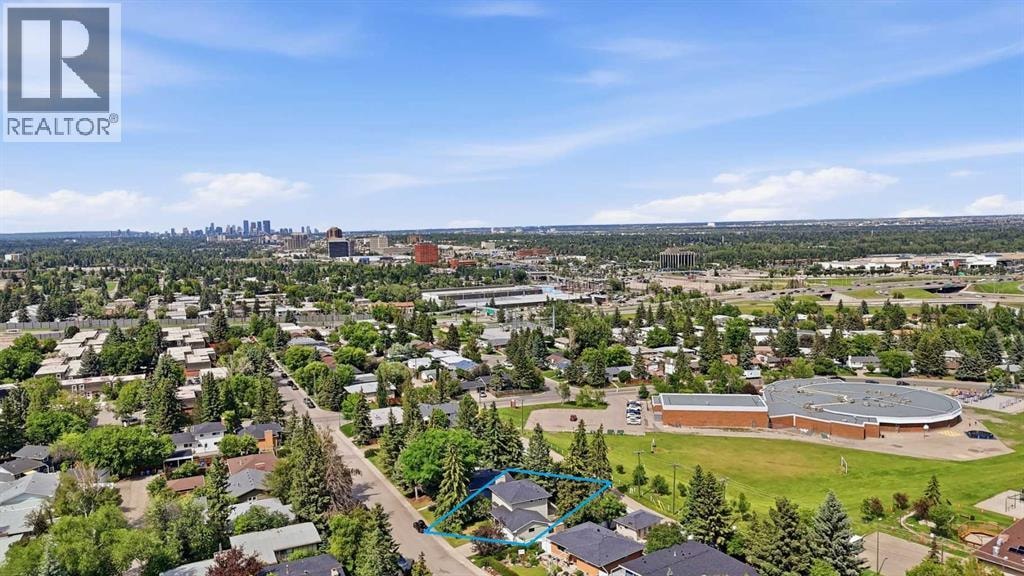 820 Canford Crescent SW — photo 44