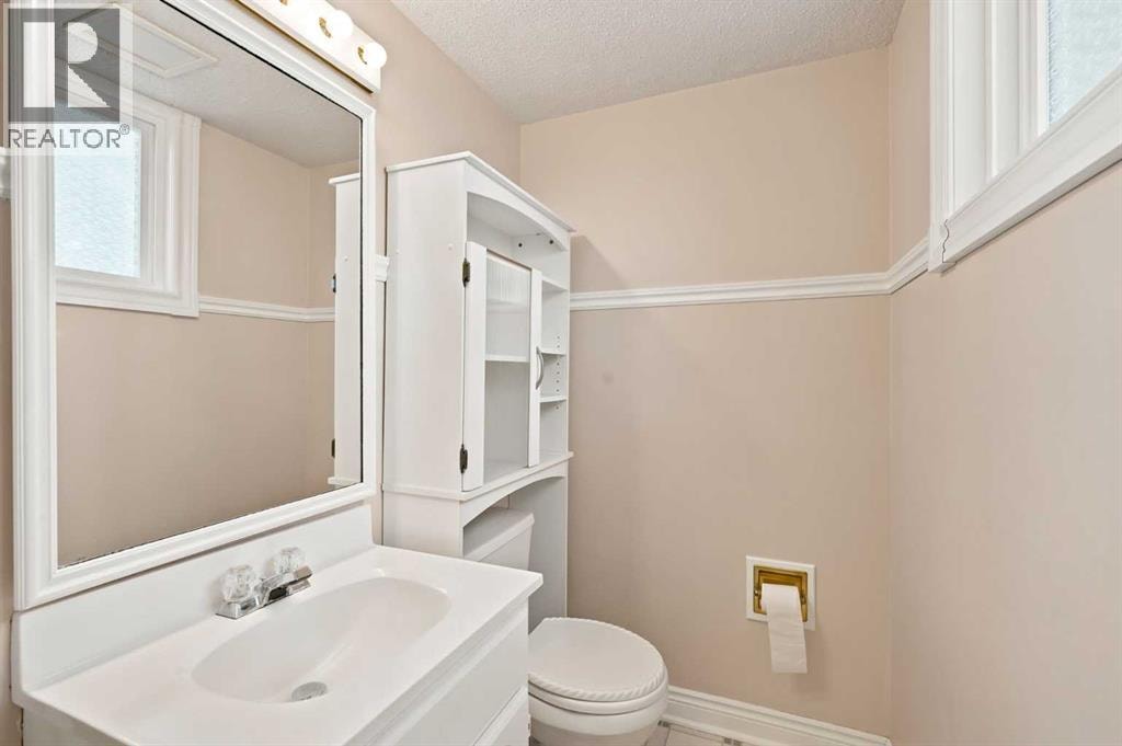820 Canford Crescent SW — photo 18