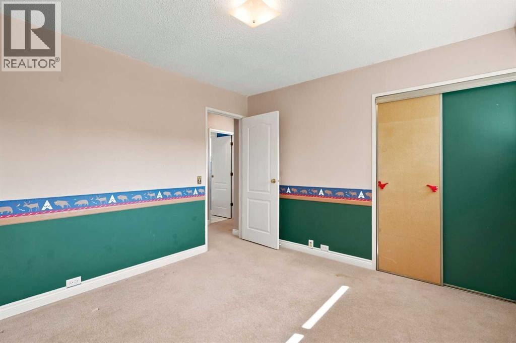 820 Canford Crescent SW — photo 19