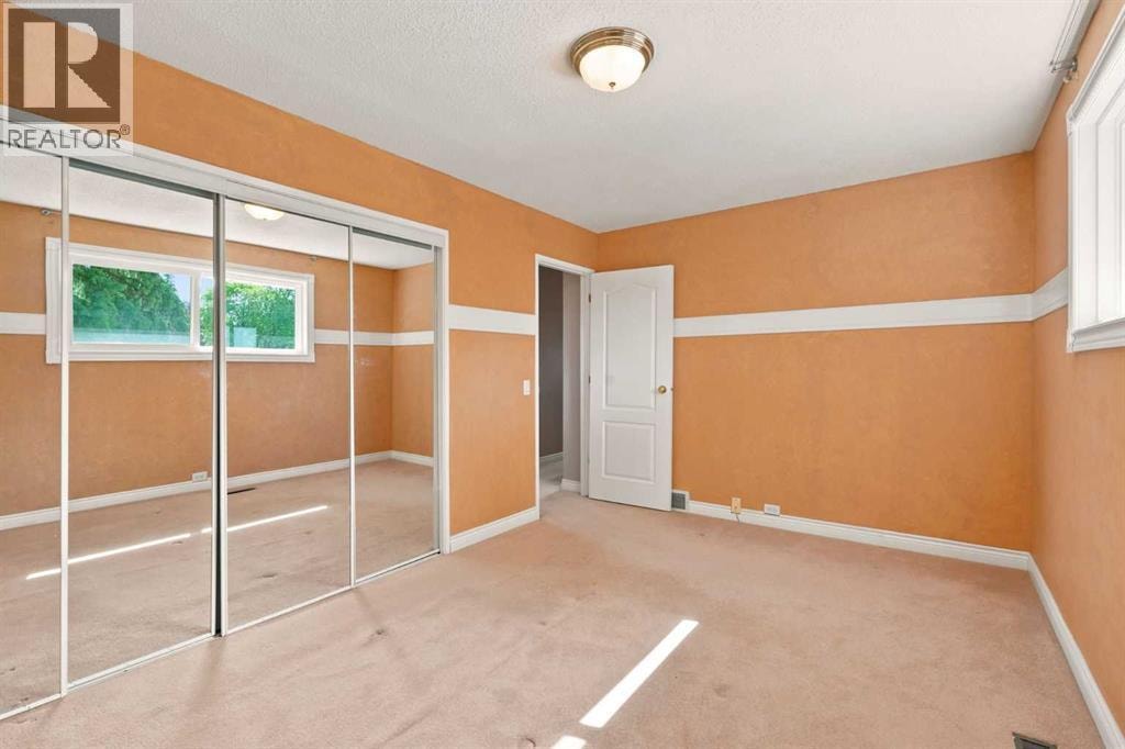 820 Canford Crescent SW — photo 25