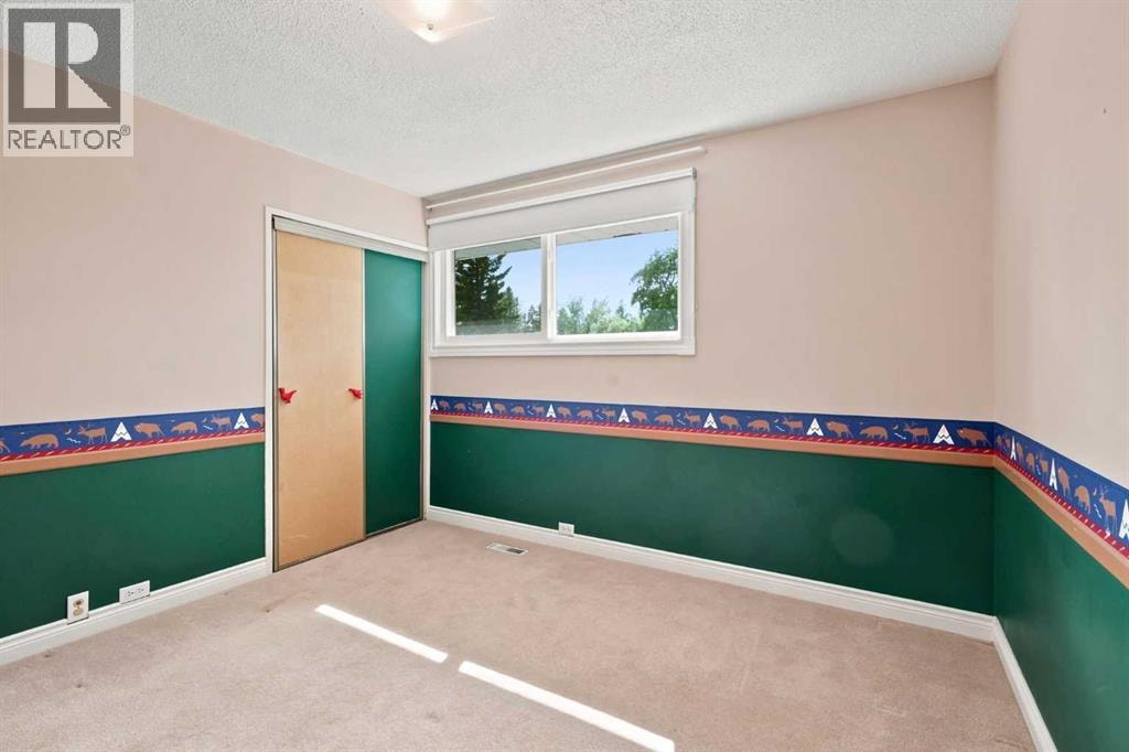 820 Canford Crescent SW — photo 20