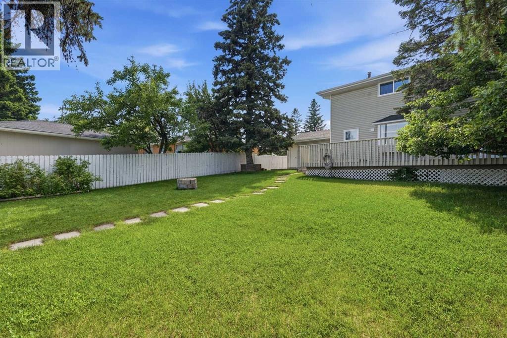 820 Canford Crescent SW — photo 41