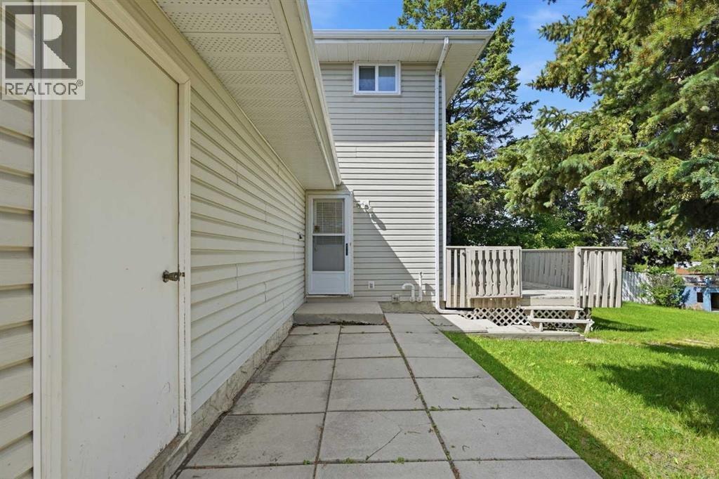 820 Canford Crescent SW — photo 35