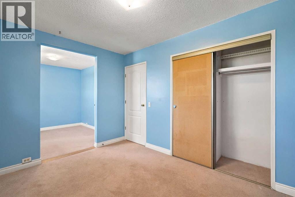 820 Canford Crescent SW — photo 23