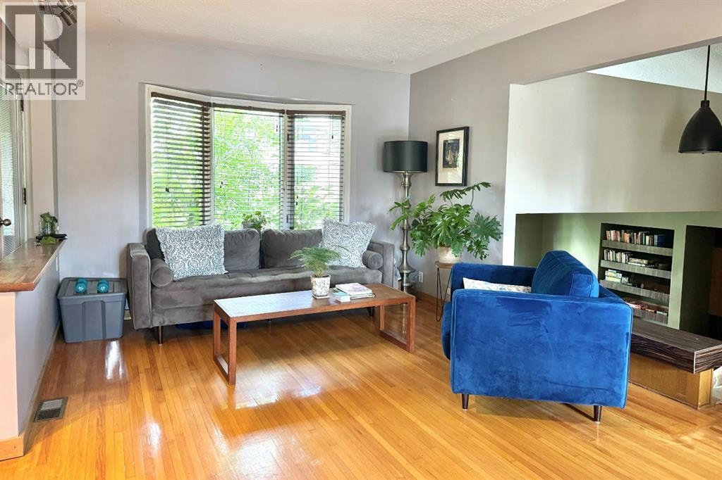 2440 22 Street NW — photo 9