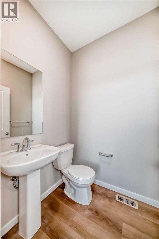 3037 Lanark Boulevard SE — photo 22