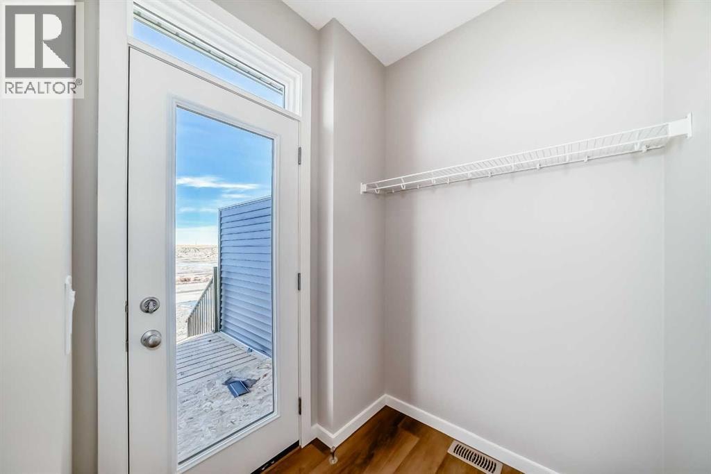 3037 Lanark Boulevard SE — photo 24