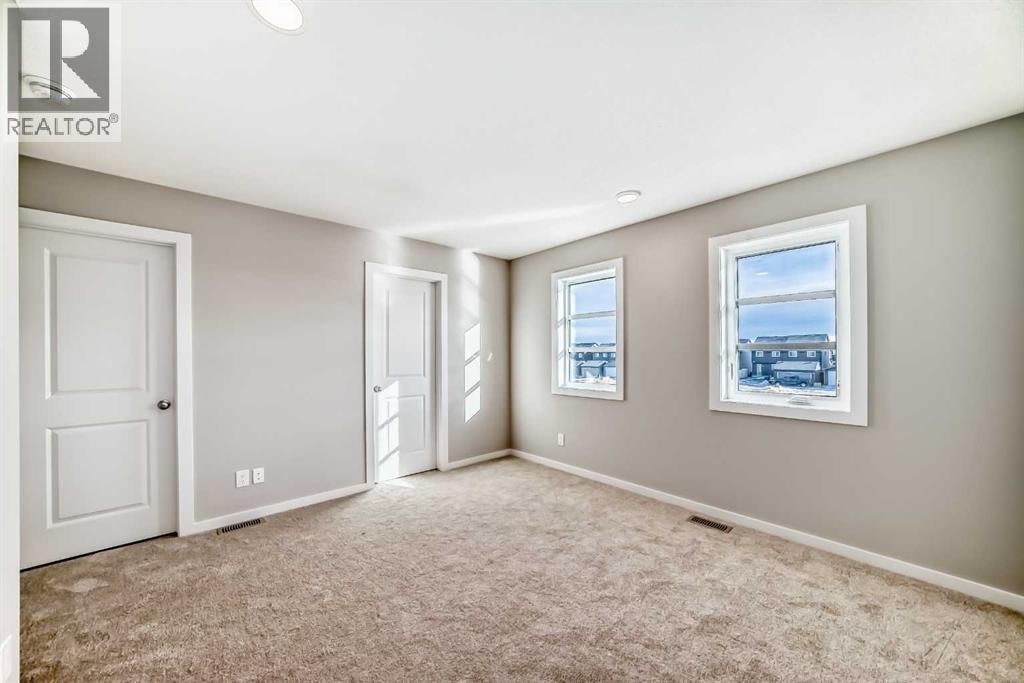 3037 Lanark Boulevard SE — photo 28