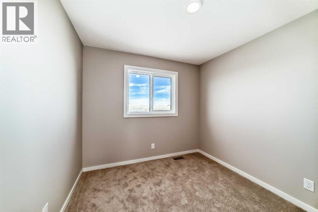 3037 Lanark Boulevard SE — photo 31