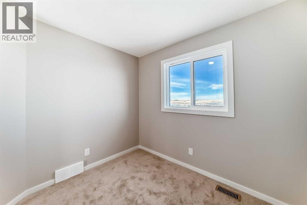 3037 Lanark Boulevard SE — photo 32