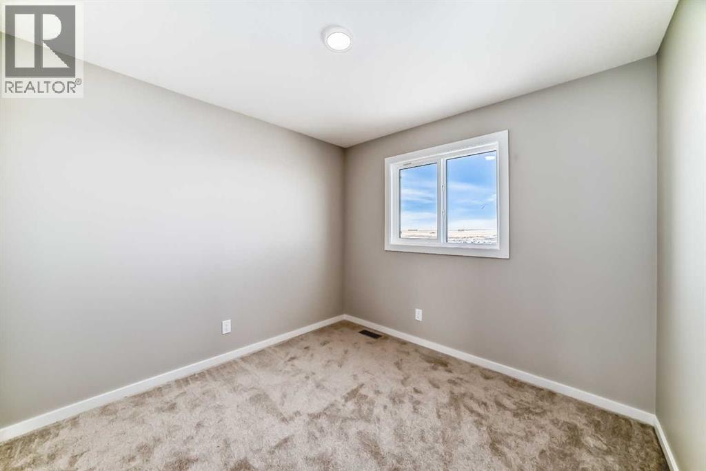 3037 Lanark Boulevard SE — photo 34