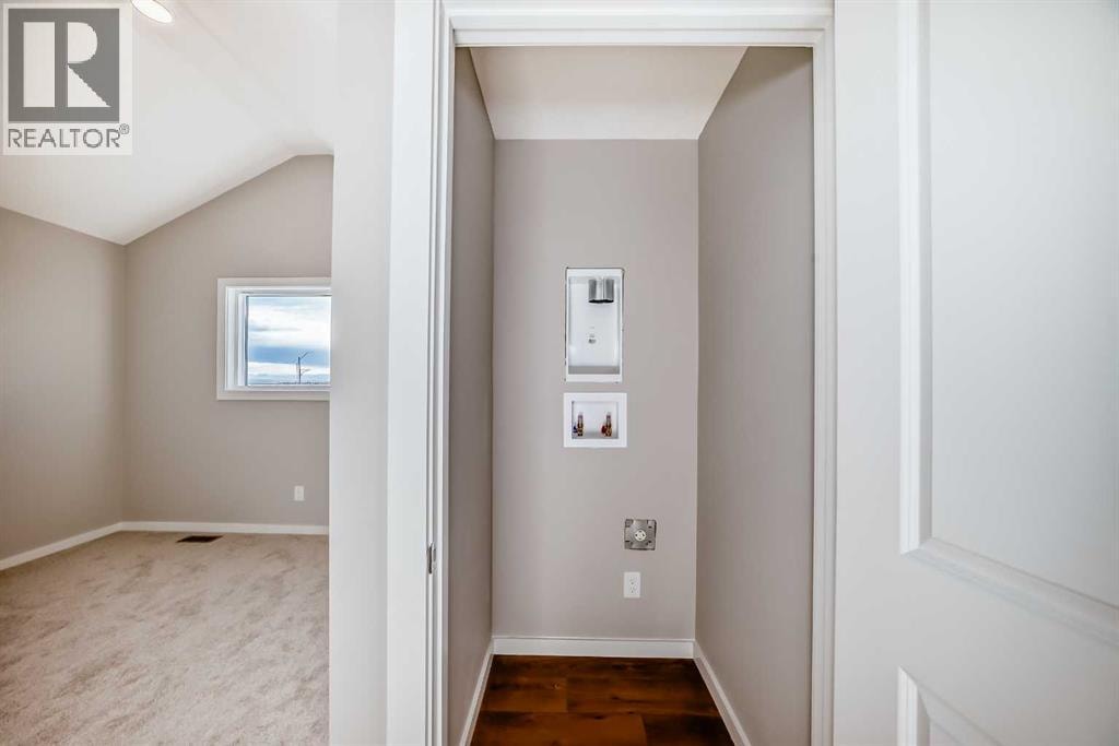 3037 Lanark Boulevard SE — photo 41