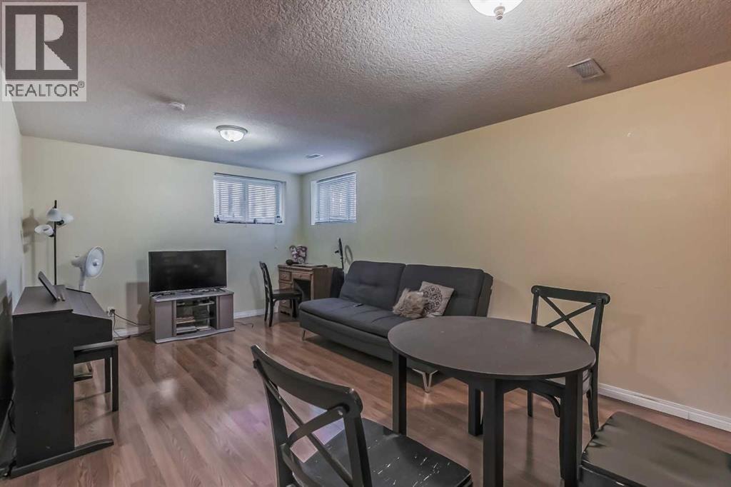 211 Saddlebrook Way NE — photo 35