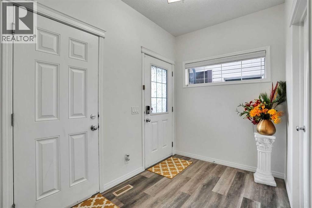 379 Skyview Shores Manor NE — photo 4
