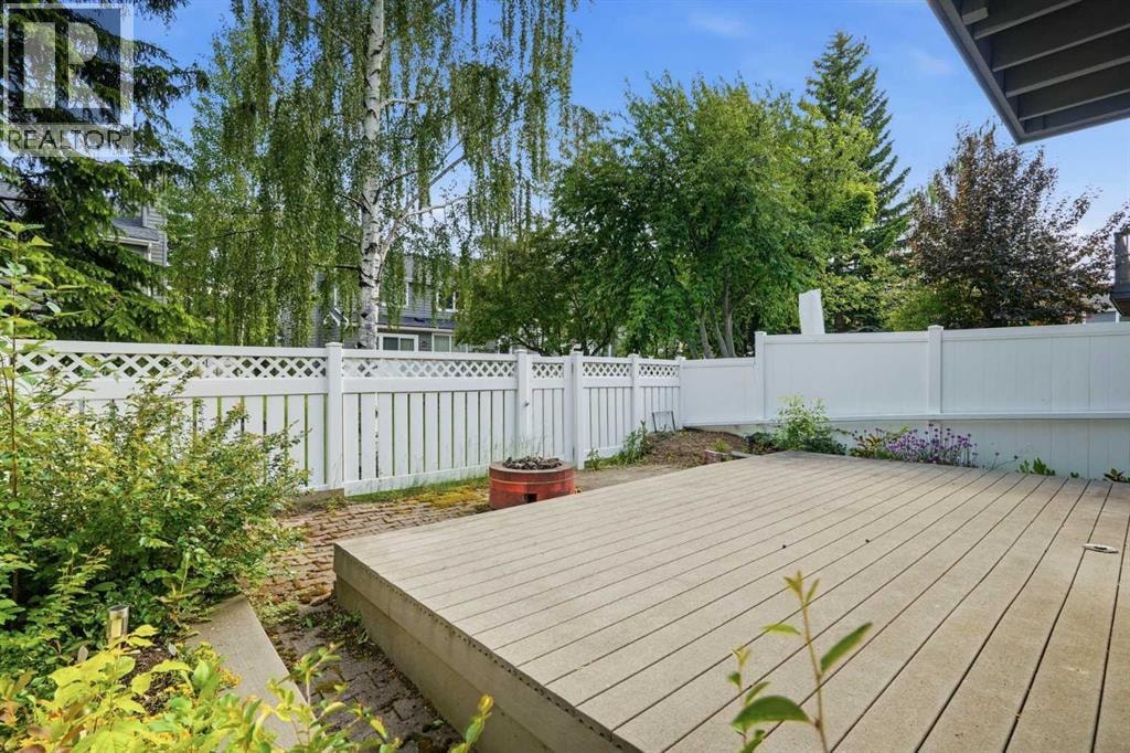 16 Wood Crescent SW — photo 38