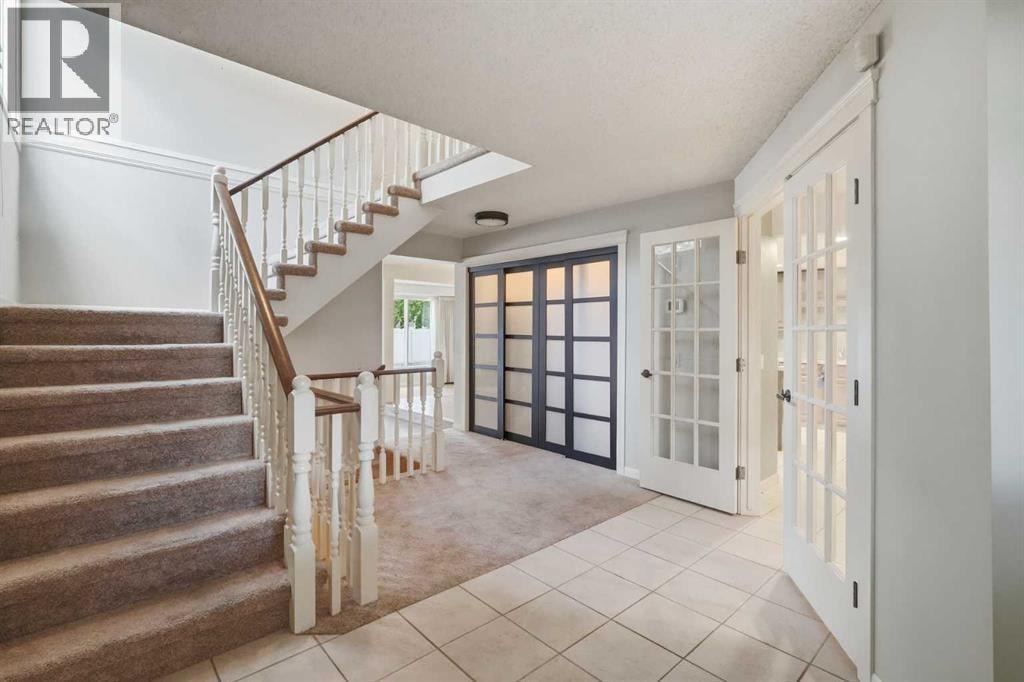 16 Wood Crescent SW — photo 5