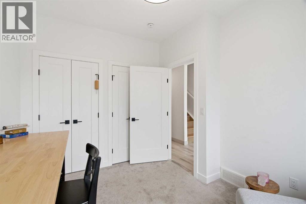 5111 19 Street SW — photo 9