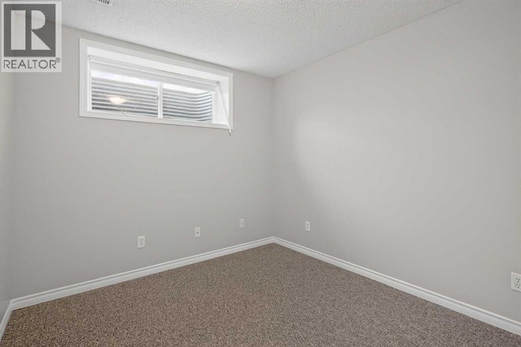 124 Everglen Way SW — photo 30