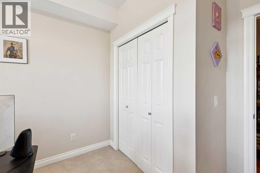 303, 10 Hemlock Crescent SW — photo 16