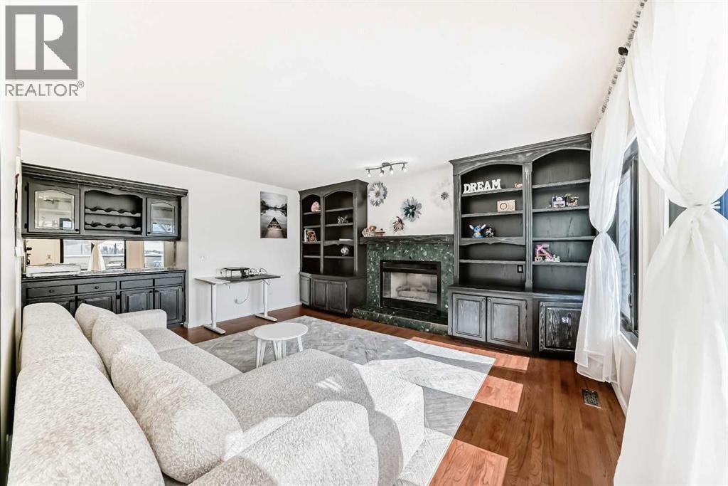 40 Christie Cairn Square SW — photo 9