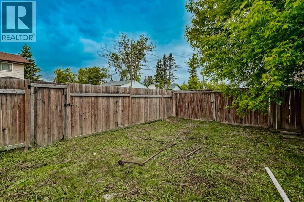 504 1 Avenue NE — photo 26